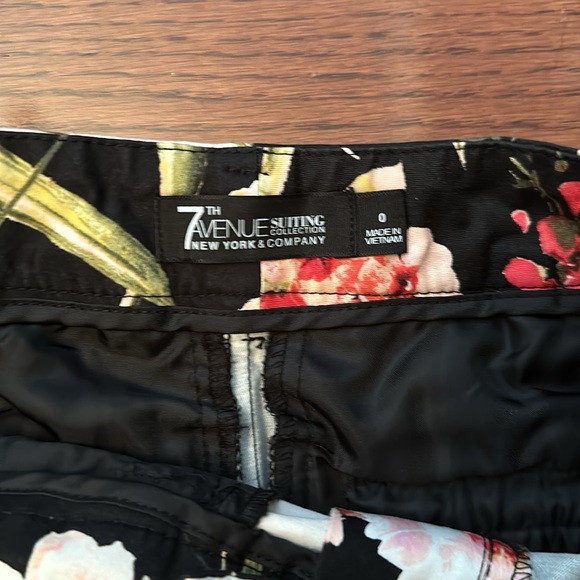 Ankle length pants - Picture 2 of 3